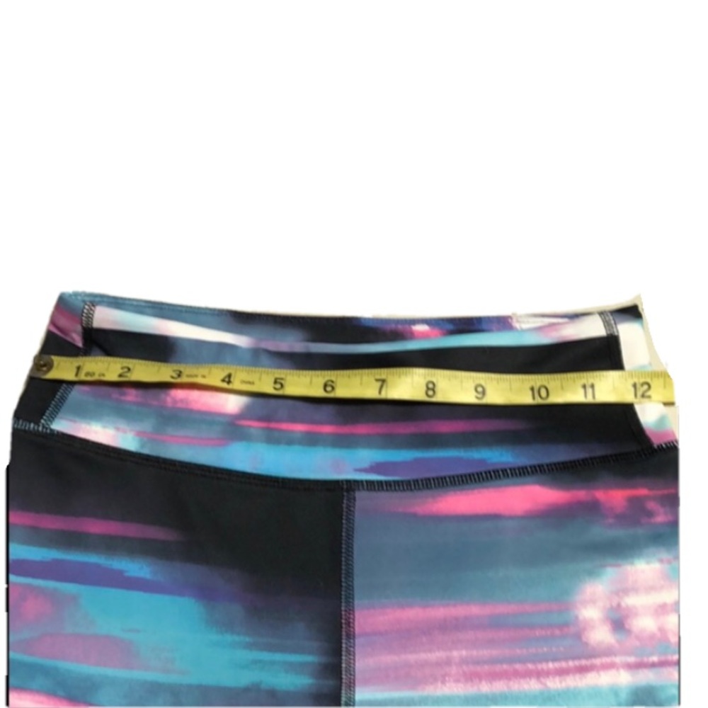 Express EXPcore Multicolored Capri leggings size XS - Picture 8 of 9